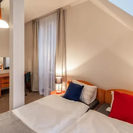 Gronie & Bike Üdülőközpont 3*